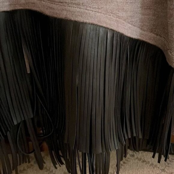 5/48 by Saks Fifth Ave sweater w black fringe faux leather hem detail. NWOT XS - Picture 3 of 11